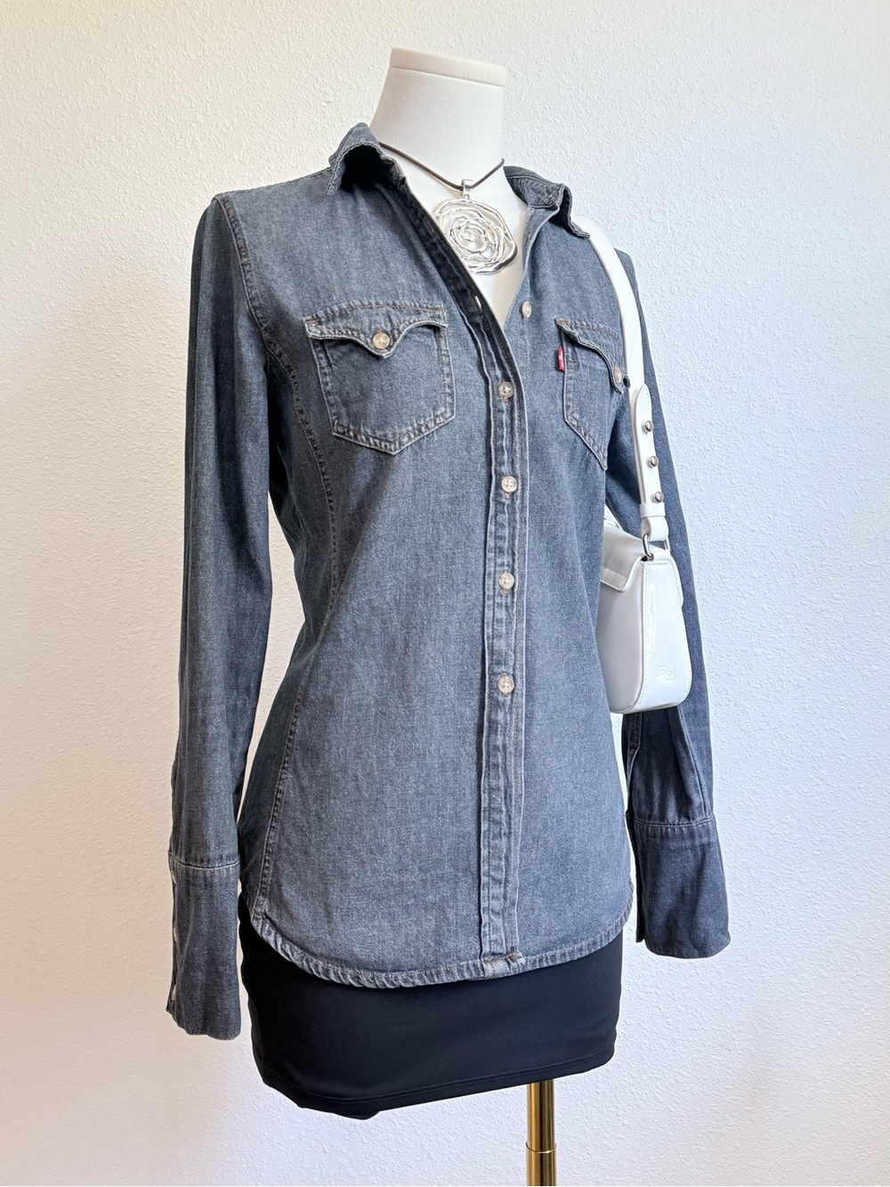 Vintage Levi’s Red Tab Denim Western Style Button Down Shirt 90s Grunge Retro - Picture 2 of 7
